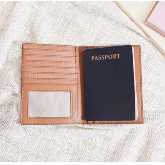 Michael Kors Bedford Travel Passport Wallet - Picture 3 of 9